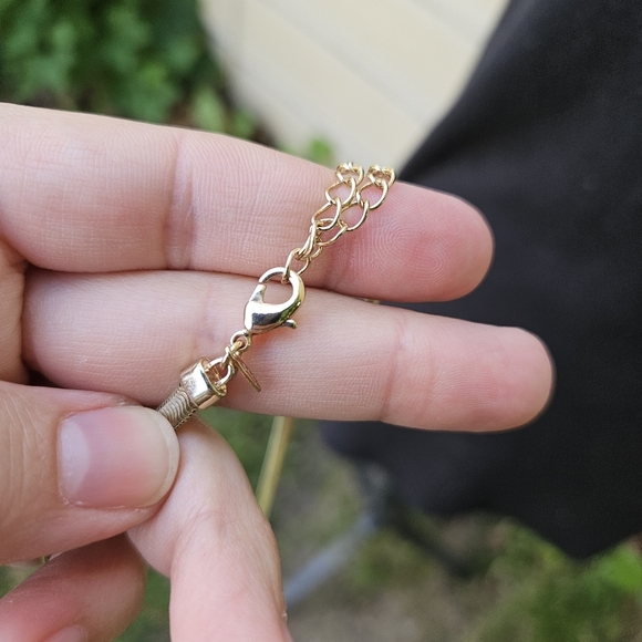 Avon gold tone chain necklace with blue square pendant and chain signed SAQ - Picture 3 of 4